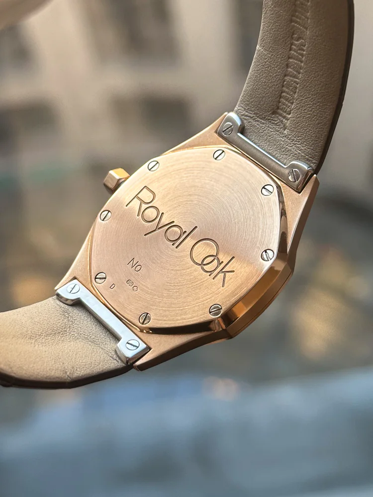 Audemars Piguet Royal Oak RG with extract from the archives